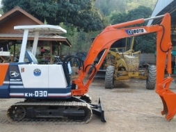 ขายรถขุดแบคโฮ KUBOTA KH-030  เครื่องแน่น  ปั๊มแรง  ระบบไว (แทรคเหล็ก) (รถกำลังเก็บลายละเอียดสี) รถนำ