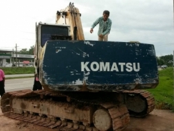 KOMUTSU PC200-5