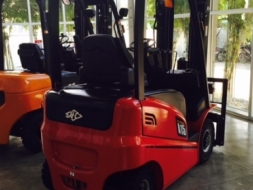 HC Forklift ไฟฟ้า 1.5 ตัน