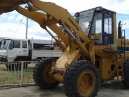 ขายรถตัก ล้อยางKomatsu รุ่น WA300-1 รถนอก