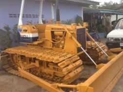 ขายKOMATSU D2-6 PL สภาพสวย พร้อมใช้งานเครื่องดี ช่วงล่างดี ใบแทร็คเต็ม