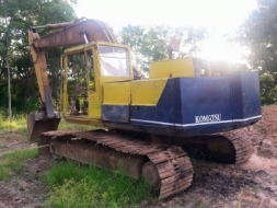 ขายแบคโค KOMATSU PC200-2 เครื่องดี6D17เทอร์โบ เครื่องดี เอวแน่น ทำงานเร็ว สภาพพร้อมใช้งาน สนใจโทร 09