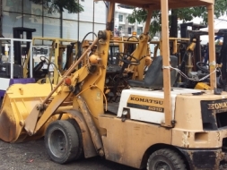 ขายรถตักเล็ก KOMATSU SD10-3 ดีเซล เกียร์ครัชท์ พร้อมใช้งาน