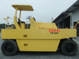 ขายรถบดล้อยาง SAKAI TS200 สนใจติดต่อหนึ่ง 061-4194021