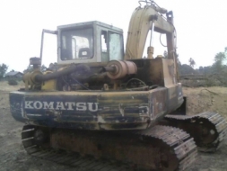 ขายรถขุดแบ็คโค KOMATSU PC100-3 บูมสวย เอวดี เครื่องปั๊มดี สภาพพร้อมใช้งาน