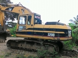 รถแบคโฮ CAT 320 B สภาพร้อมใช้งาน มีทะเบียน