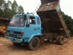 พิเศษ425,000 บาท ISUZU ROCKY รถศูนย์ เครื่อง 6BD1-165 แรง เกียร์รอกกี้เสื้อลาย พวงมาลัยเพาเวอร์ ยาง