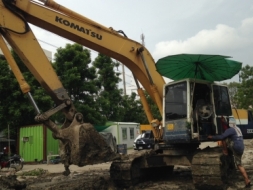 ขายรถแบ็คโฮ KOMATSU PC200-5