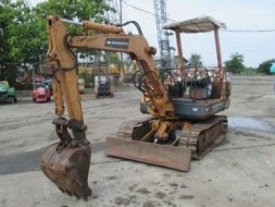 ขายรถขุดแบคโฮ KOMATSU.ขนาดPC 20-3 เก่านอกแท้100% เครื่องแน่น ปั๊มแรง ระบบไว  แทรคเหล็ก รถพร้อมใช้งาน