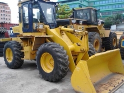 ขายรถตักล้อยาง KOMATSU WA100-1 ราคา 1,100,000 บาท (ราคานี้ยังไม่รวมภาษีมูลค่าเพิ่มนะจ๊ะ) สภาพสวยพร้อ