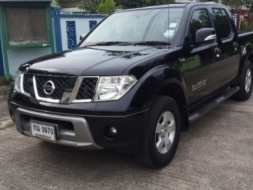 ต้องการขายรถ Nissan Navara Calibre  4 ประตู  ปี 2013  เครื่องยนต์ดีเซลเทอร์โบ 2500cc  6สปีด  สีดำ  เ