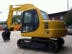 ขายรถขุด  KOMATSU PC60-7  มีหลายคัน