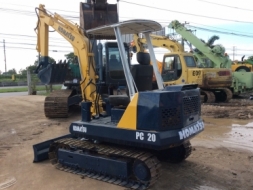 ขายรถแบคโฮ KOMATSU  pc 20-5 รถสวยพร้อมใช้ราคาถูก 190,000 090-772-3710 090-772-3708