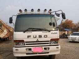 mitsubishi fuso 527กระบะดั้ม   2 เพลา  เปลี่ยนยางใหม่ 10 เส้น พร้อมใช้สุด ๆ รถสวยมาก ๆๆๆ