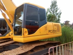 ขายด่วนครับ แบคโฮ KOMATSU 200 รุ่น 7 ไฟฟ้าครบ ใช้งาน 1&times;&times;&times;&times; ชั่วโมง รถทำสีใหม