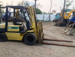 ขายรถยกKOMATSU FG25L 2.5 ตัน รุ่น11 เครื่องเบนซิน เสาสูง3เมตร ยางตัน สภาพพร้อมใช้ ติดต่อ 086-775-790