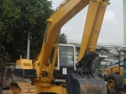 KOMATSU PC 200 - 5