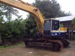 KOMATSU 200-5 รถพร้อมใช้ เครื่องดี ช่วงล่างดี บูมไม่มีปะ แอร์เย็น เอกสารเล่มทะเบียน ภาษีไม่มีขาด