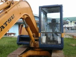 ขาย KOMATSU PC60-5  เก่าใน  สภาพพร้อมใช้   สนใจโทร 089-3818694  ดวงนภา