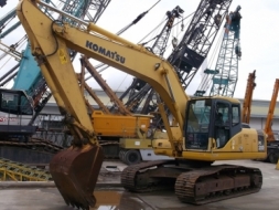 Komatsu PC200-7-256409 ปี 2005 สภาพสวยถึงไทยแล้วครับ นำเข้าจากญี่ปุ่น