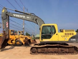 ขายรถแบคโฮ VOLVO EC210BLC ปี 2004 สภาพสวยพร้อมใช้ ( รถใน มีเอกสารสัญญาซื้อขาย )