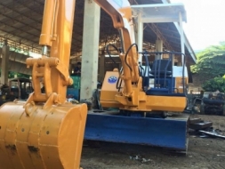 ขายรถขุดแบคโฮ KOMATSU.ขนาดPC 20-3 เก่านอกแท้100% เครื่องแน่น ปั๊มแรง ระบบไว  แทรคเหล็ก รถพร้อมใช้งาน