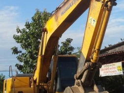 รถขุด KOMATSU PC200-6 ซีเรียล สูง