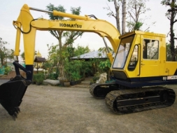 รถเเม็คโคร KOMATSU PC60-2  มี VDO ทดลองขับให้ดู ยังไม่เคยใช้งานในเมืองไทย ติดต่อ 086-775-7900, 086-3