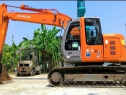 รถแบคโฮ Hitachi รุ่น ขายzx 135 us แท้นำเข้าจากญี่ปุ่น