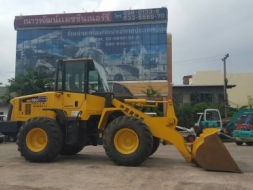 รถตัก WA150-5 KOMATSU  นำเข้าจากญี่ปุ่น รุ่นนี้แขนยาวเป็นพิเศษ ยกสูงได้ 4.20 เมตร รายละเอียดสอบถามที