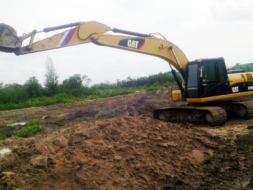 CAT320D