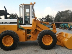 รถตัก สวยๆ KOMATSU 510 กรองเดี่ยว ซีเรียล 17,000 นำเข้าจากญี่ปุ่น โทร.090-986-2521 อ๊อบ