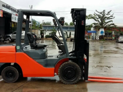 จำหน่ายรถ Forklift Toyota 3 ตัน ดีเซล 8FD30 (ญี่ปุ่น) ปี 2008 เสา 4.5 เมตร + Side Shift คุณภาพเยี่ยม