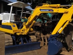 ขายรถขุด KOMATSU. PC20-5 รถเก่านอกแท้ มีเอกสารใบอินวอย รถไม่เคยใช้งานในไทย สนใจติดต่อ099-907-9273กิ๊