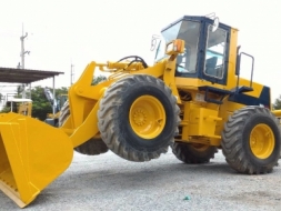 รถตัก Komatsu WA 150-1 นำเข้าจาก ญี่ปุ่น +++ สวยมาก พร้อมใช้งาน ขายถูก 090-986-2521