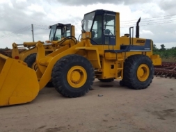 รถตักล้อยาง KOMATSU WA 380-1 รถนอกนำเข้า