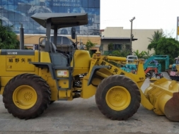 รถตัก WA100-3  KOMATSU  รถเก่านำเข้าจากญี่ปุ่น ราคา 1,990,000.- บาท รายละเอียดสอบถามที่ 08-60044333,