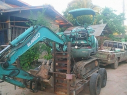 ขายรถแบ็คโฮ  KOBELCO  SK 025