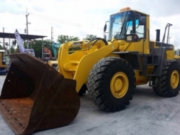 KOMATSU WA400-3E นำเข้าจากญี่ปุ่น 090-986-2521 อ๊อบ