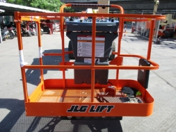 ขายรถกระเช้า JLG รุ่น E450AJ  สูง 14 เมตร