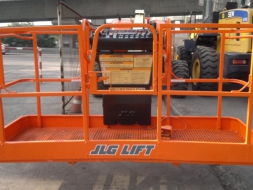 ขายรถกระเช้า JLG บูมตรง 600S สูง 18.36 เมตรมือสอง พร้อมใช้งาน