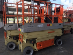 ขายรถกระเช้า JLG ขากรรไกร 2030ES สูง 6.1 เมตร  มือสอง