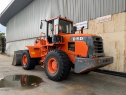 ขายรถตักล้อยาง DOOSAN รุ่น SD300