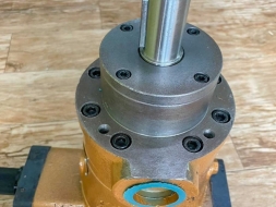 ปั๊มลูกสูบ แบบปรับได้ (Axial Piston Pump) YCY Series