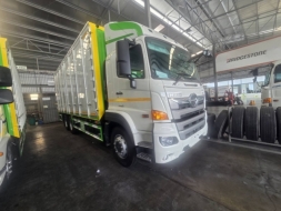 รถบรรทุกตู้แห้ง 10 บาน รับรถได้ทันที ไกรสร 086-3516797